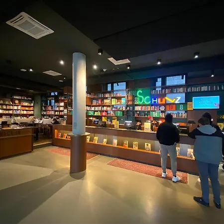 柏林墙东侧画廊舒尔茨酒店 酒店 3*