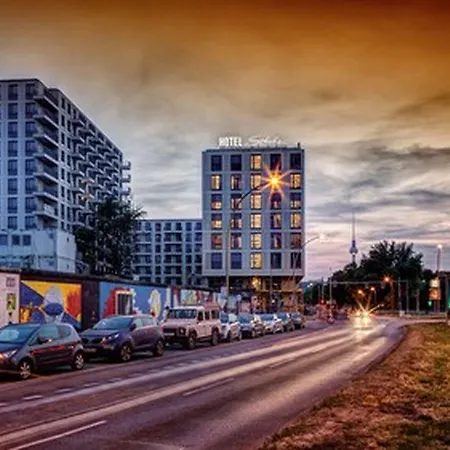 柏林墙东侧画廊舒尔茨酒店 3* 柏林