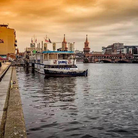 柏林墙东侧画廊舒尔茨酒店 酒店