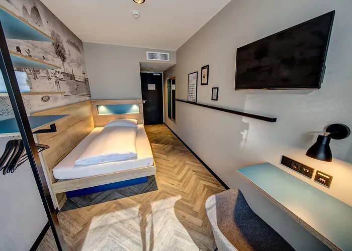 Hotel Schulz At The East Side Gallery