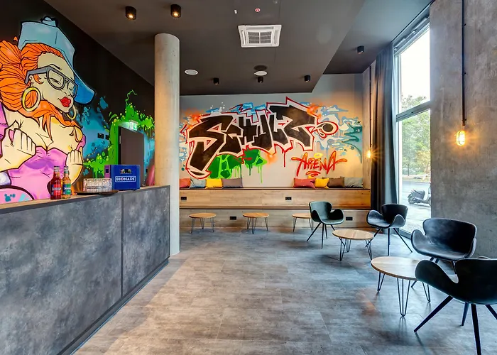 Schulz At The East Side Gallery Hotel Berlino