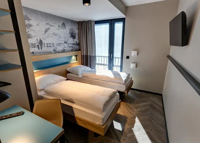 Hotel Schulz At The East Side Gallery Berlin