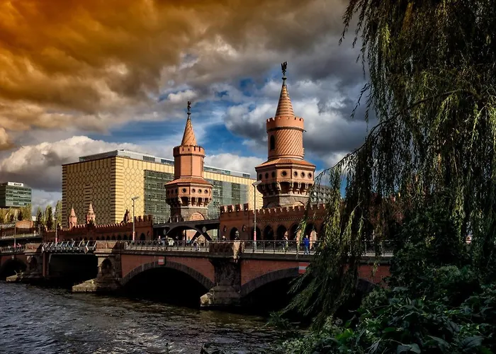 Schulz At The East Side Gallery Hotel Berlin