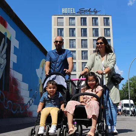 Hotel Schulz At The East Side Gallery Berlin