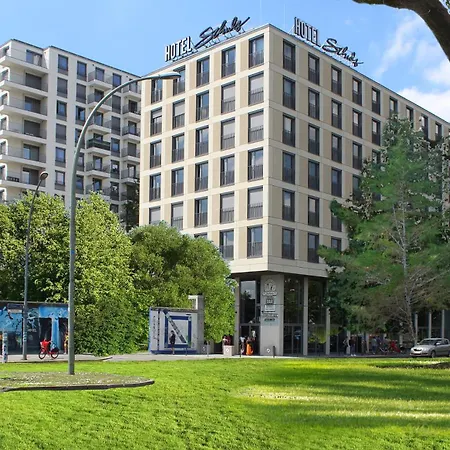 Hotel Schulz At The East Side Gallery