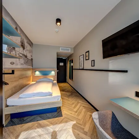 Schulz At The East Side Gallery מלון 3*