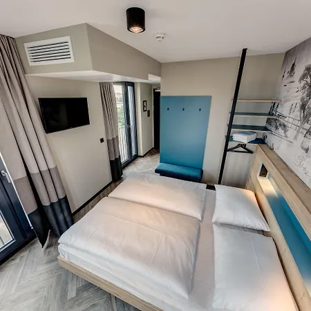 Schulz At The East Side Gallery Hotel 3*