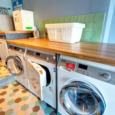 Schulz At The East Side Gallery Hotel