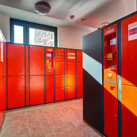 Schulz At The East Side Gallery Hotel Berlijn