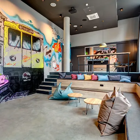 Schulz At The East Side Gallery Hotel 3*