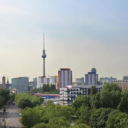 Schulz At The East Side Gallery