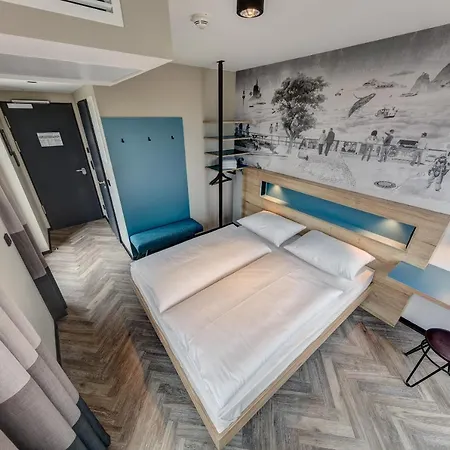 Hotel Schulz At The East Side Gallery 3*