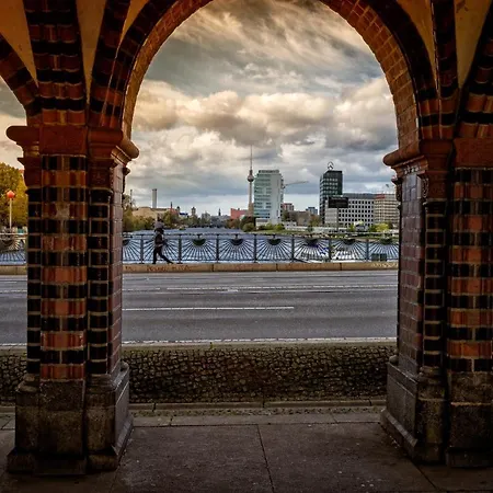 Hotel Schulz At The East Side Gallery 3*