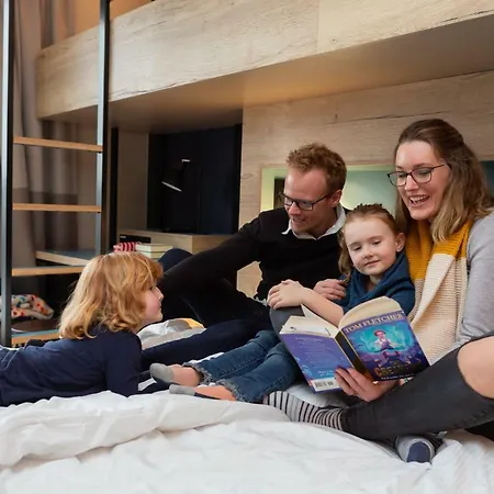 Schulz At The East Side Gallery 3*