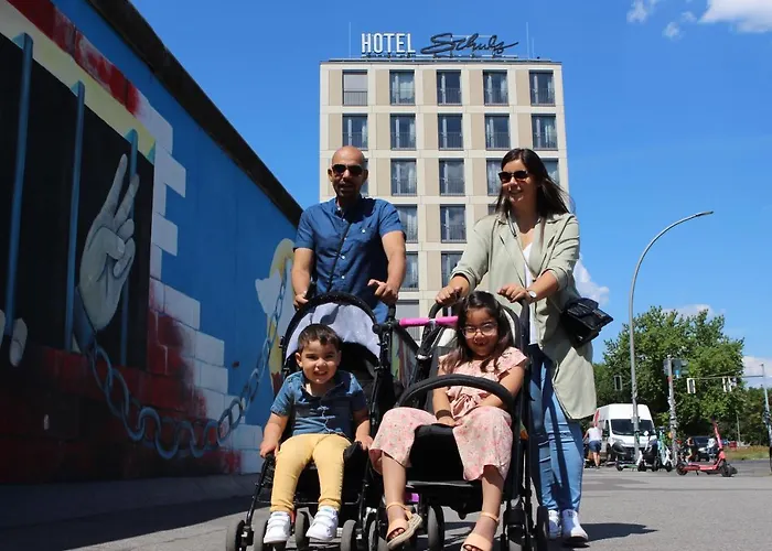 Hotel Schulz At The East Side Gallery Berlín