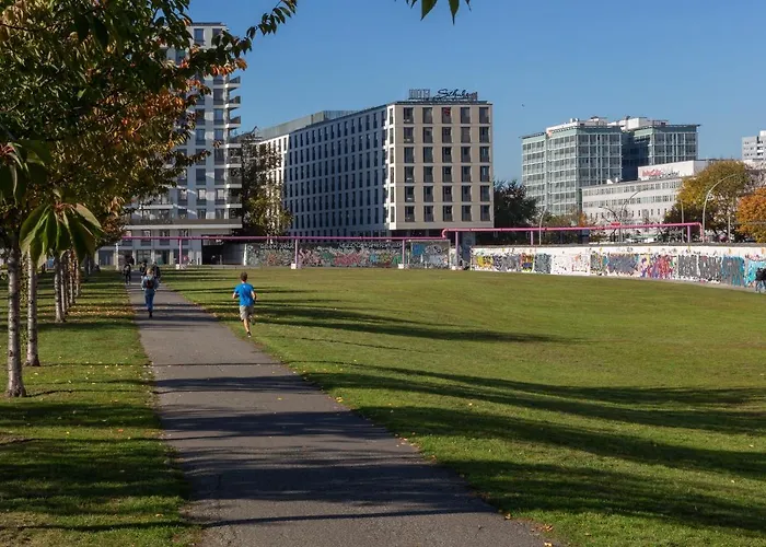 Schulz At The East Side Gallery Отель