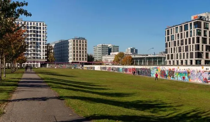 Schulz At The East Side Gallery Hotel Berlín