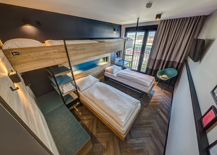 Schulz At The East Side Gallery Отель 3*