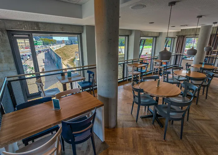 Schulz At The East Side Gallery 3* Берлин