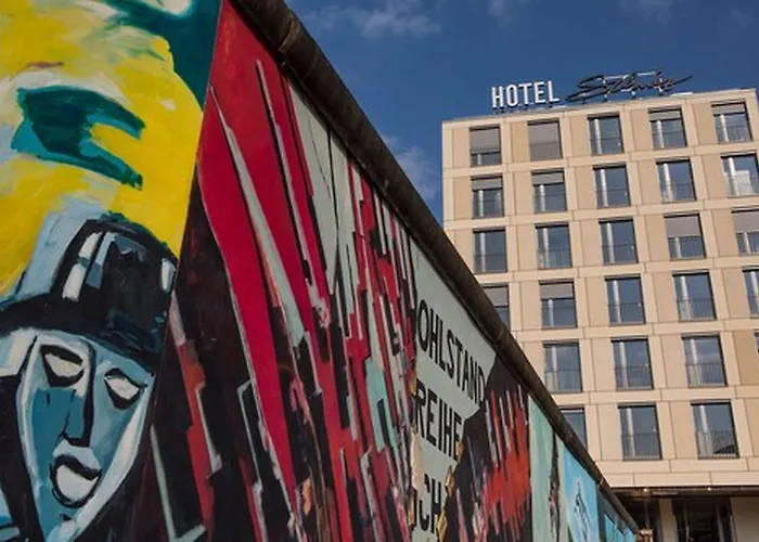 Schulz At The East Side Gallery Hotell Berlin