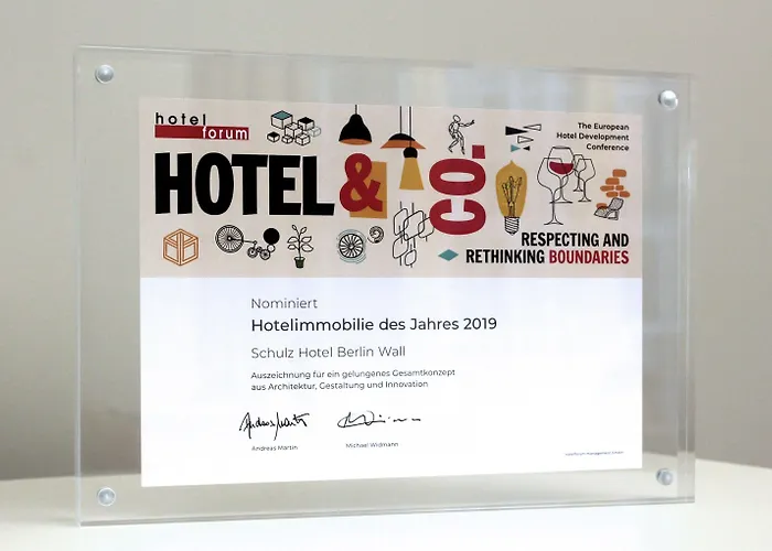 Schulz At The East Side Gallery 3* Берлин