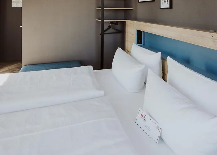 Schulz At The East Side Gallery Отель