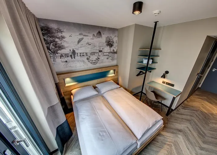 Отель Schulz At The East Side Gallery