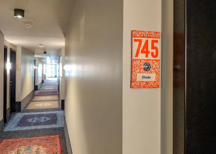 Schulz At The East Side Gallery