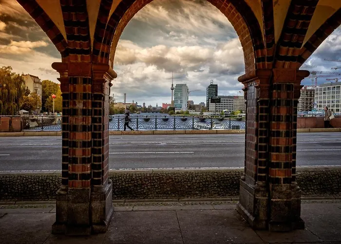 Hotel Schulz At The East Side Gallery 3*