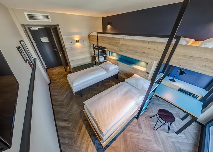 Отель Schulz At The East Side Gallery