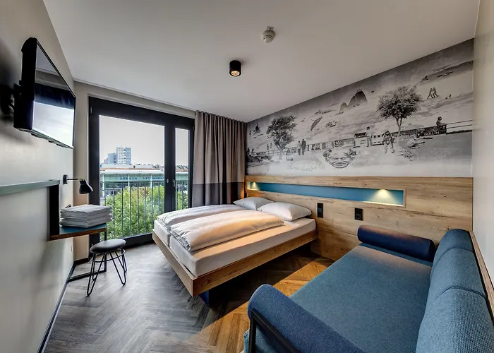 Hotel Schulz At The East Side Gallery 3*