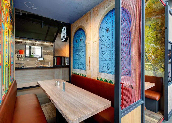 Schulz At The East Side Gallery Berlino