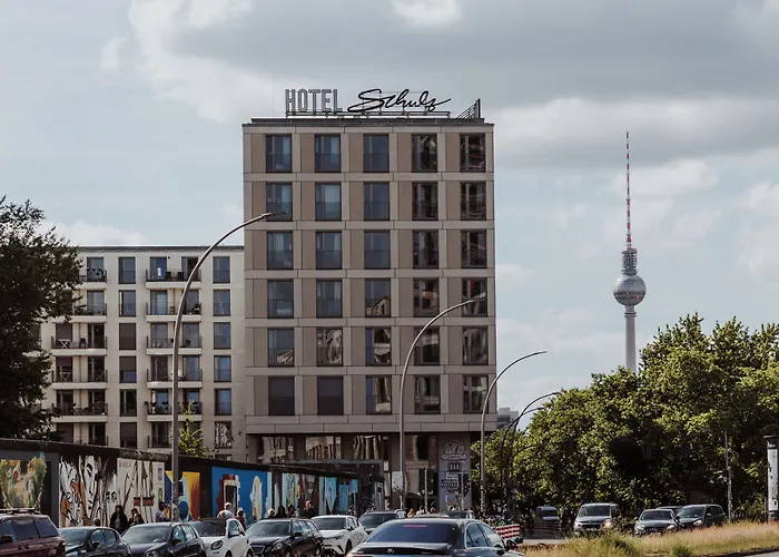 Hotel Schulz At The East Side Gallery