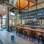 슐츠 월 앳 이스트 사이드 갤러리