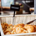 슐츠 월 앳 이스트 사이드 갤러리 3* 베를린