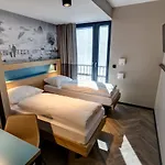 호텔 슐츠 월 앳 이스트 사이드 갤러리 베를린