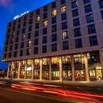 슐츠 월 앳 이스트 사이드 갤러리 호텔