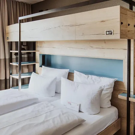 슐츠 월 앳 이스트 사이드 갤러리 3*