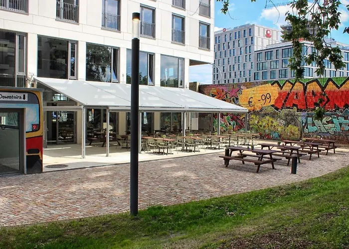 슐츠 월 앳 이스트 사이드 갤러리 3*