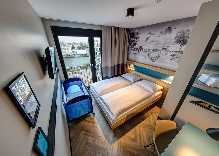 슐츠 월 앳 이스트 사이드 갤러리 호텔 베를린