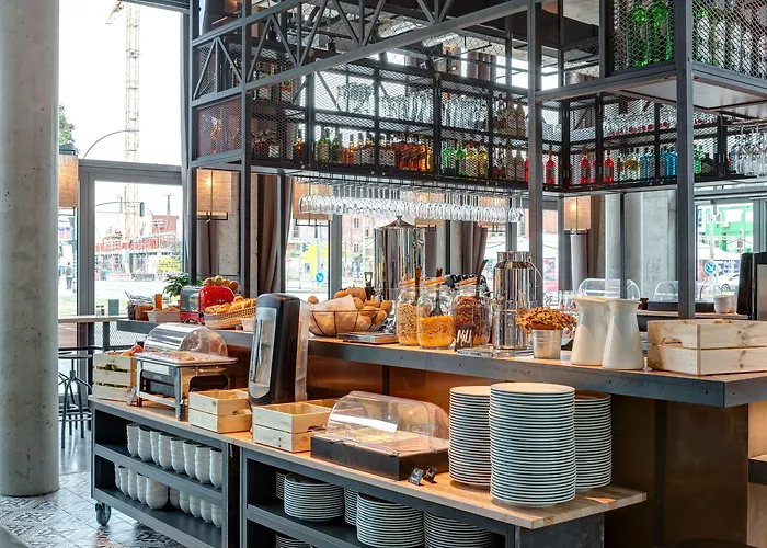 슐츠 월 앳 이스트 사이드 갤러리 호텔