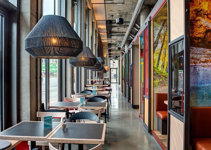 슐츠 월 앳 이스트 사이드 갤러리 3*