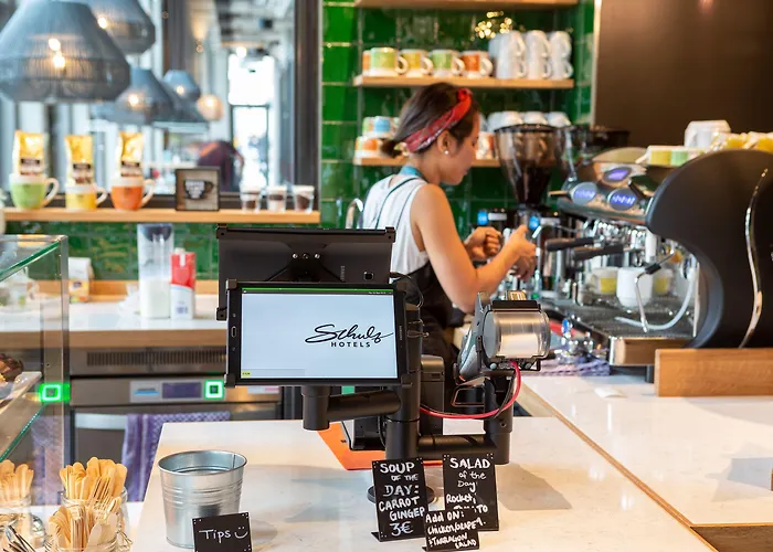 ホテル シュルツ ウォール アット ジ イースト サイド ギャラリー 3*