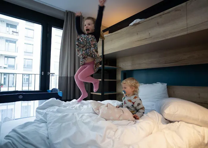 シュルツ ウォール アット ジ イースト サイド ギャラリー ホテル ベルリン