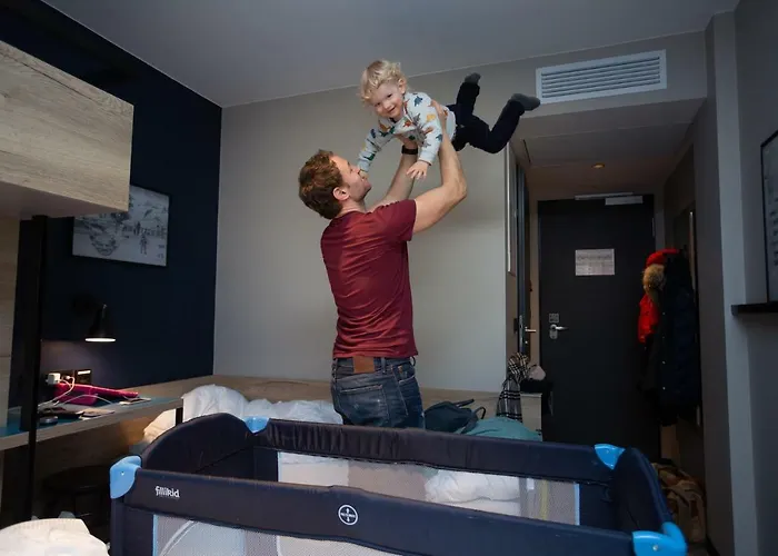 슐츠 월 앳 이스트 사이드 갤러리 호텔 베를린